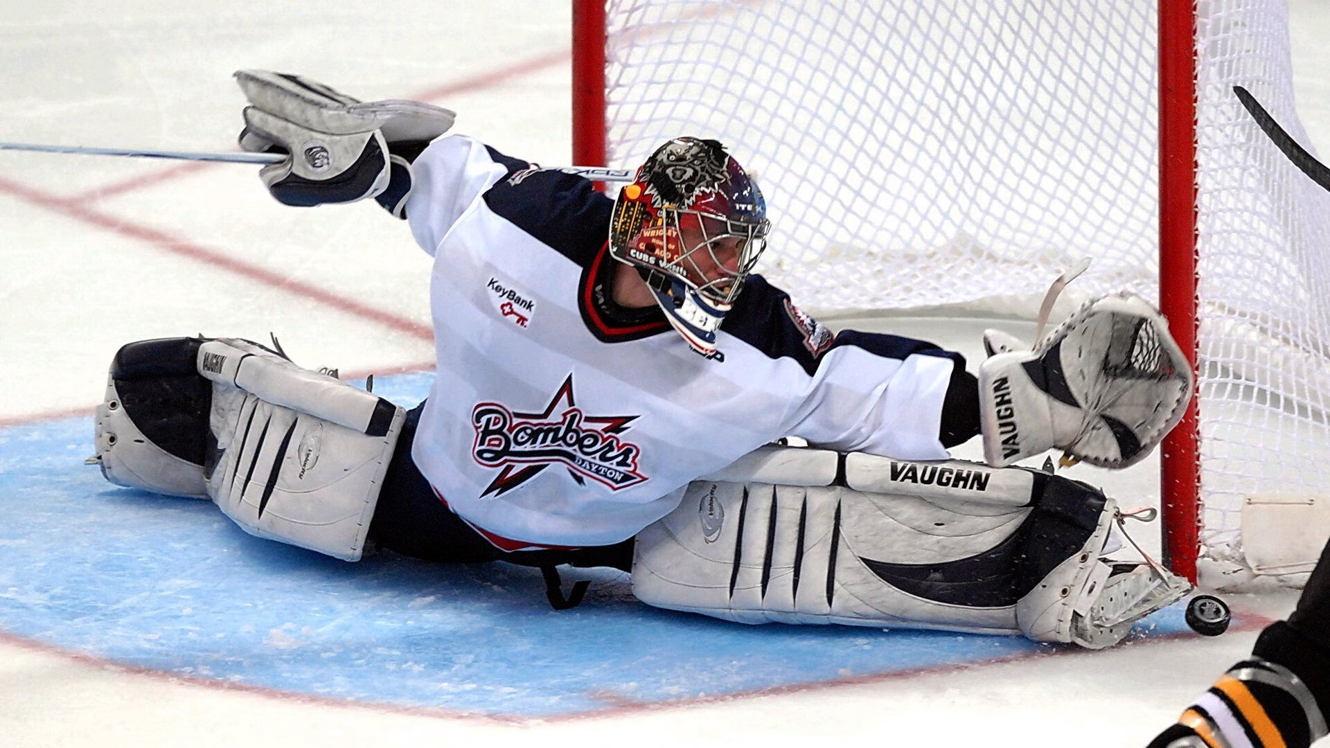 哈兰德梅开二度助曼城2比1领先，本赛季五大联赛双响5次居首，曼城队长哈兰德