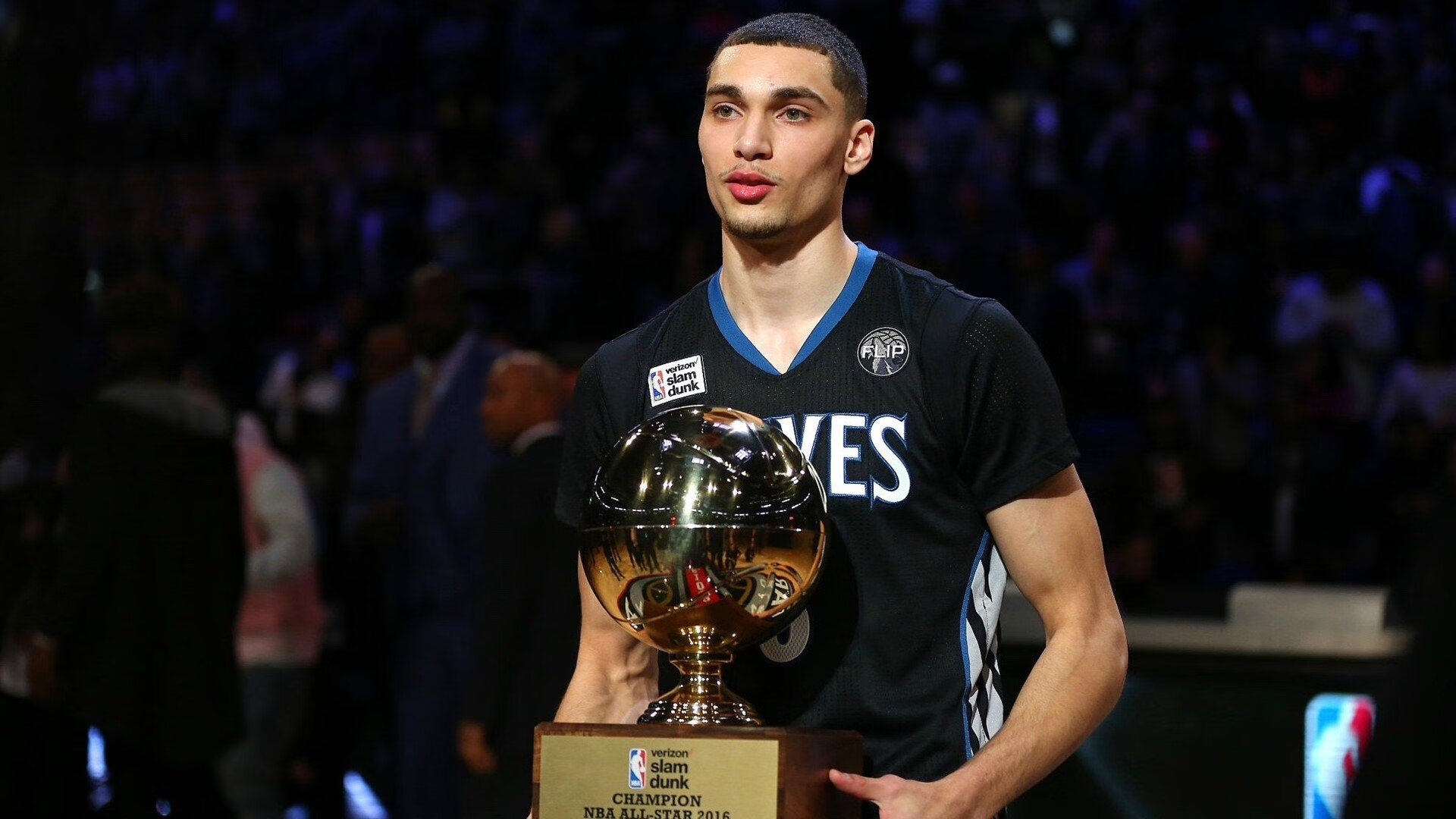 詹姆斯晒出训练照表示对新赛季充满期待，nba詹姆斯训练